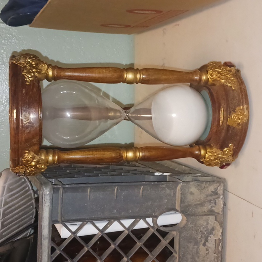 An hour glass